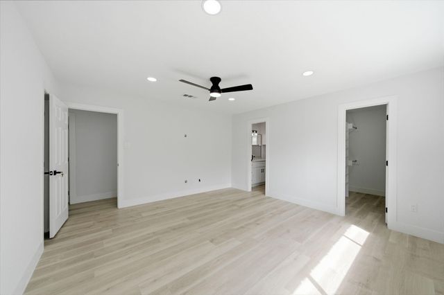 5703 Woodville Lane, Pearland, TX 77584