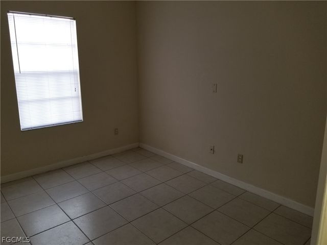 251 SW 4th ST, Cape Coral, FL 33991