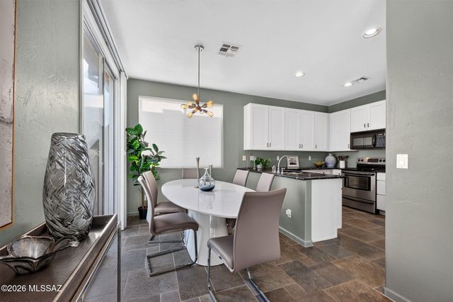 8719 N Sam Snead Drive, Tucson, AZ 85742