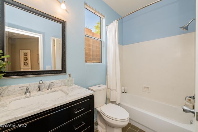 8719 N Sam Snead Drive, Tucson, AZ 85742