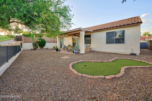 8719 N Sam Snead Drive, Tucson, AZ 85742