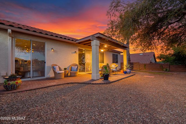 8719 N Sam Snead Drive, Tucson, AZ 85742
