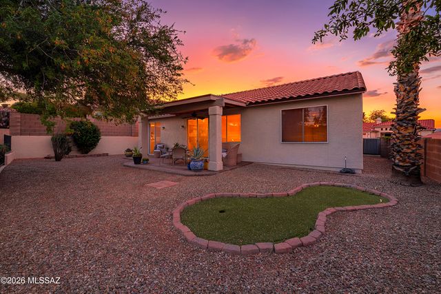 8719 N Sam Snead Drive, Tucson, AZ 85742