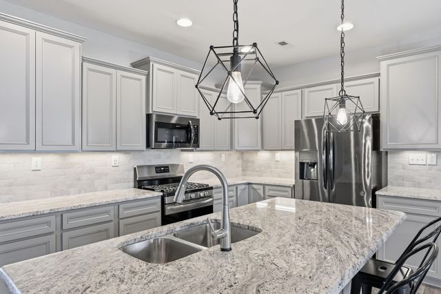 240 Blackthorn Drive, Nicholasville, KY 40356