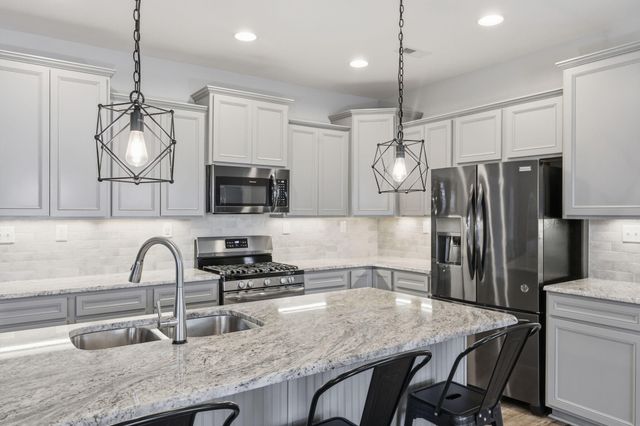 240 Blackthorn Drive, Nicholasville, KY 40356