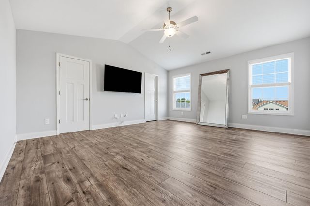 240 Blackthorn Drive, Nicholasville, KY 40356