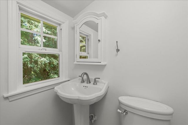 20476 Santa Cruz Highway, Los Gatos, CA 95033