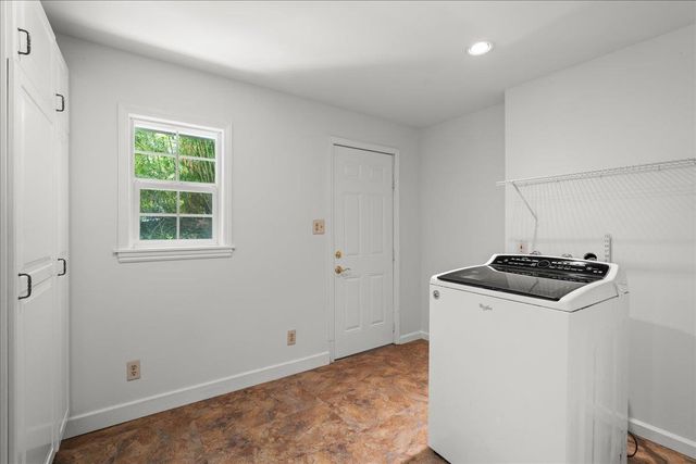 20476 Santa Cruz Highway, Los Gatos, CA 95033