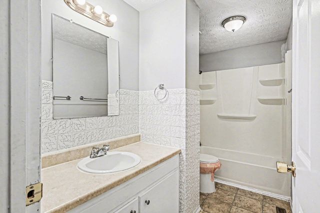 5290 Quincy Drive, Columbus, OH 43232