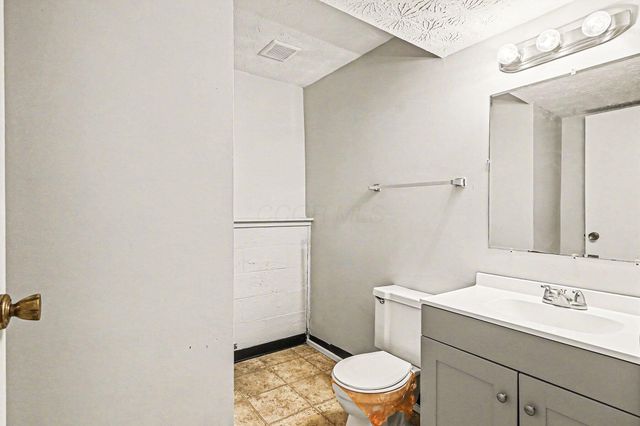 5290 Quincy Drive, Columbus, OH 43232