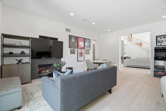 19288 Bainter Avenue, Saratoga, CA 95070