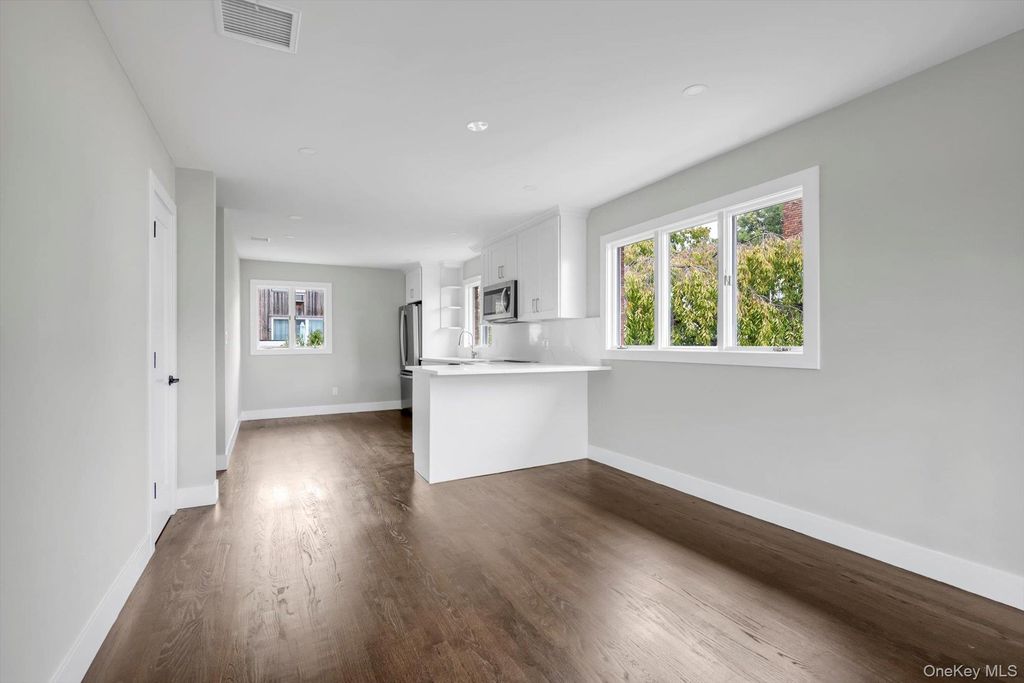 5 Linwood Road N, Port Washington, NY 11050 — photo 4