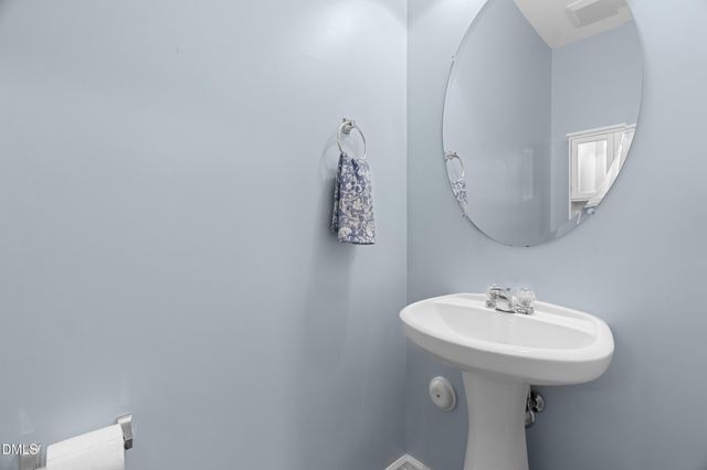 5917 Chivalry Court, Raleigh, NC 27612