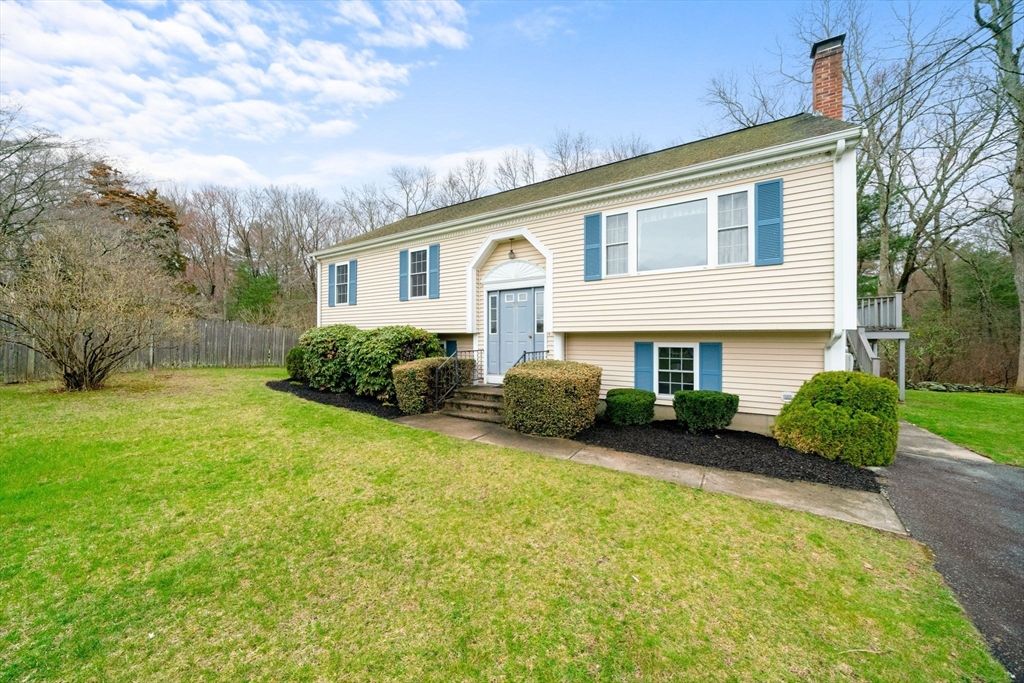 70 Cortland Place, Taunton, MA 02780