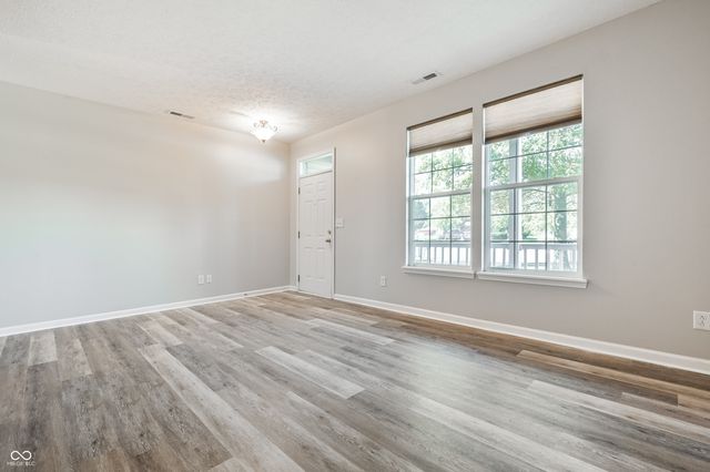 1581 Dale Court, Greenfield, IN 46140