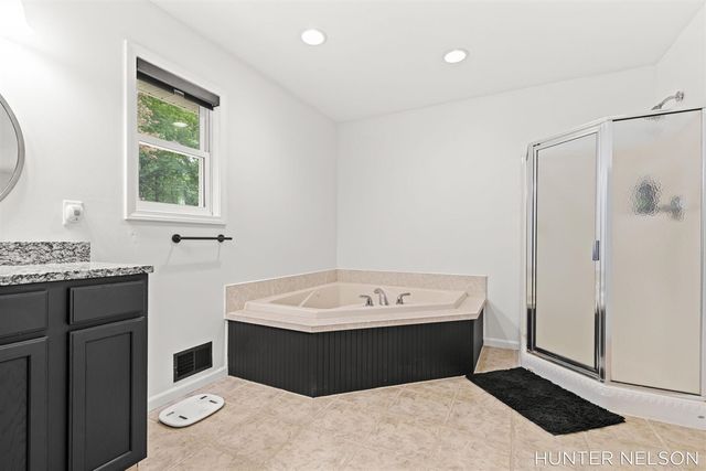 1081 E 98th Street, Grant, MI 49327
