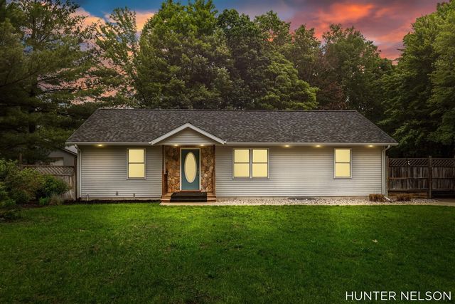 1081 E 98th Street, Grant, MI 49327