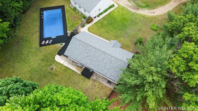 1081 E 98th Street, Grant, MI 49327
