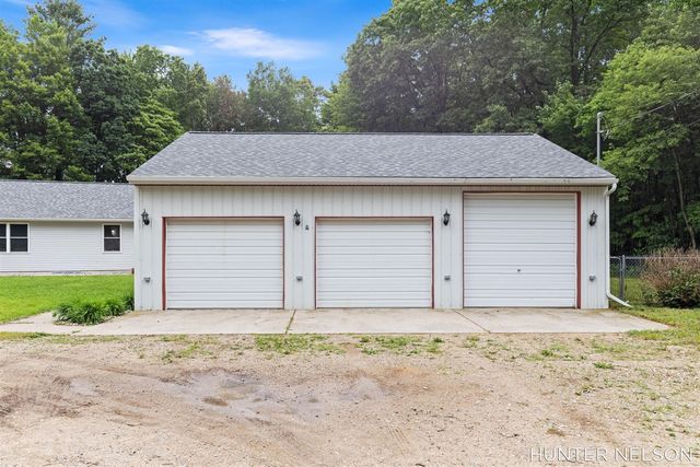 1081 E 98th Street, Grant, MI 49327