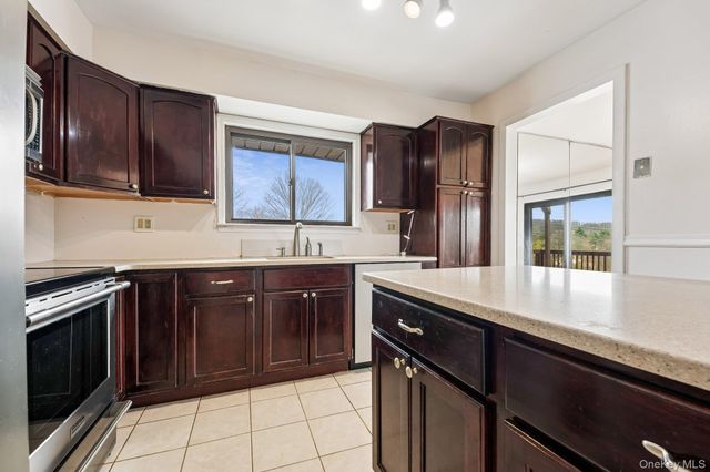 262 Richard Court, Pomona, NY 10970