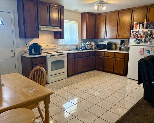 17185 Fremontia Street, Hesperia, CA 92345