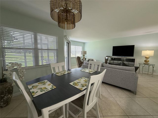 500 SW 130th Terrace 110A, Pembroke Pines, FL 33027