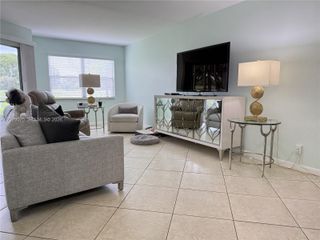 500 SW 130th Terrace 110A, Pembroke Pines, FL 33027