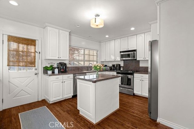 153 S La Peer Drive, Los Angeles, CA 90048