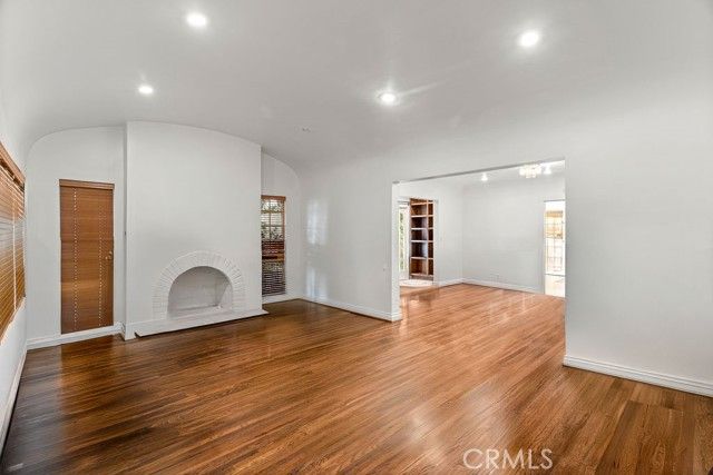 153 S La Peer Drive, Los Angeles, CA 90048