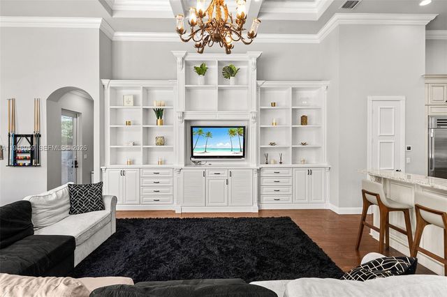 12401 N Stonebrook Cir, Davie, FL 33330