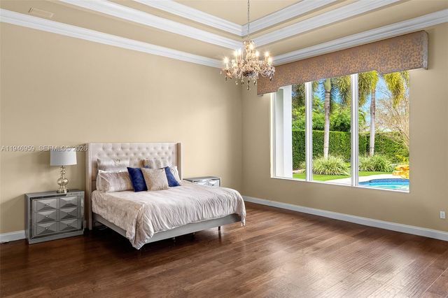 12401 N Stonebrook Cir, Davie, FL 33330