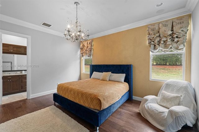 12401 N Stonebrook Cir, Davie, FL 33330