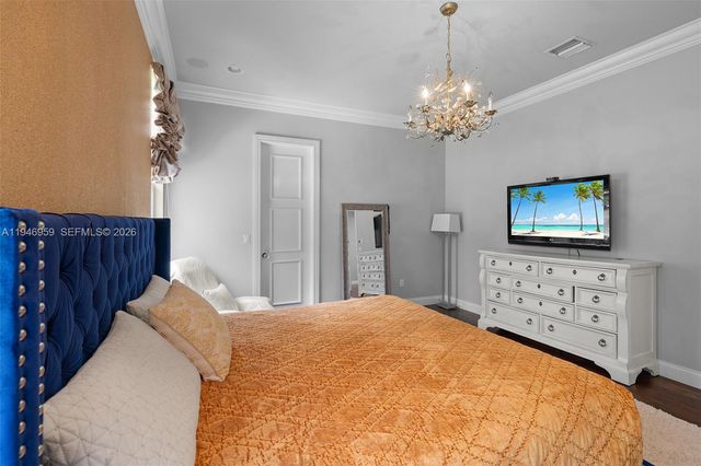 12401 N Stonebrook Cir, Davie, FL 33330