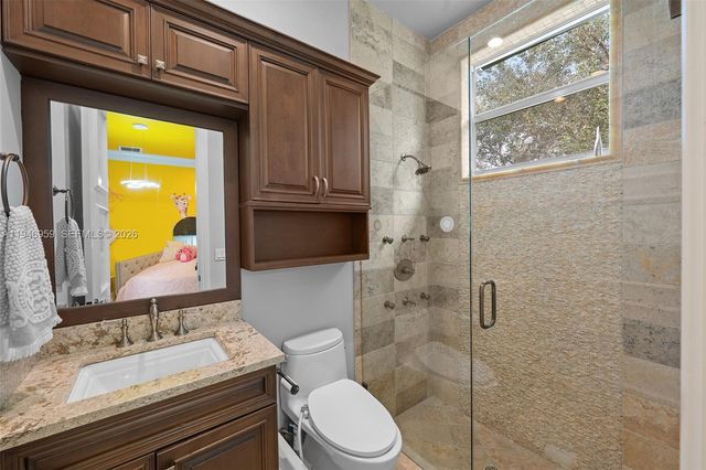 12401 N Stonebrook Cir, Davie, FL 33330