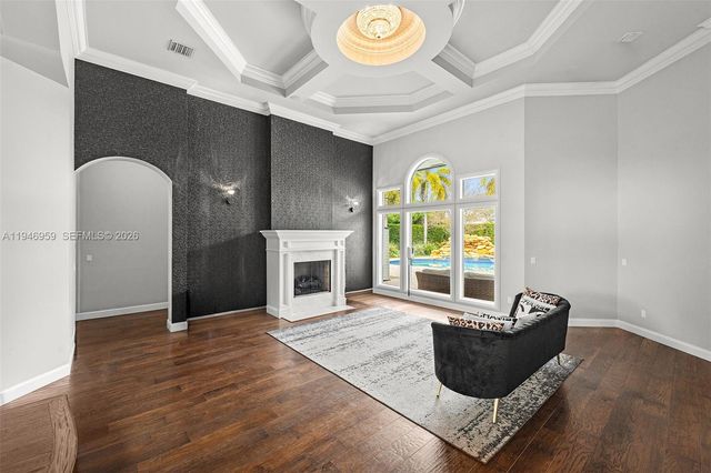 12401 N Stonebrook Cir, Davie, FL 33330