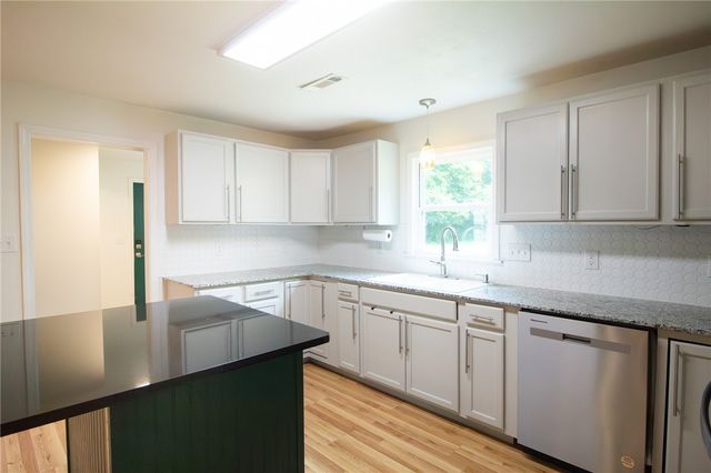 8504 Goose Creek Road, Fayetteville, AR 72704