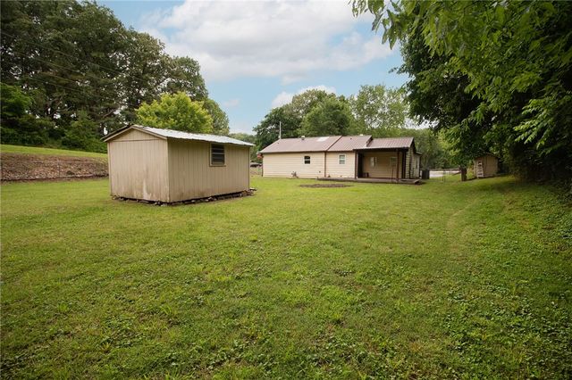 8504 Goose Creek Road, Fayetteville, AR 72704