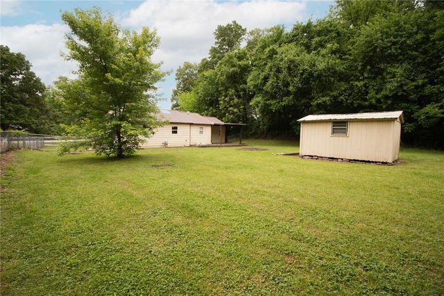 8504 Goose Creek Road, Fayetteville, AR 72704