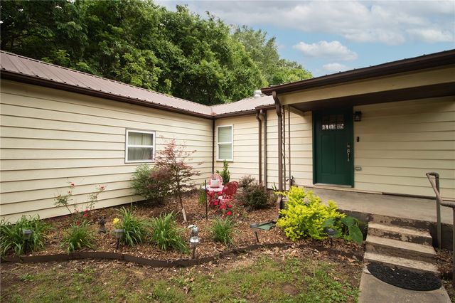 8504 Goose Creek Road, Fayetteville, AR 72704