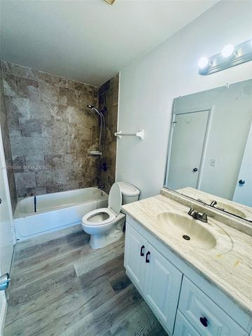5908 NW 21st St 47-A, Lauderhill, FL 33313
