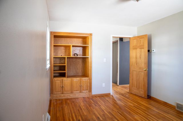 230 5th Avenue E, West Fargo, ND 58078
