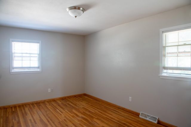 230 5th Avenue E, West Fargo, ND 58078