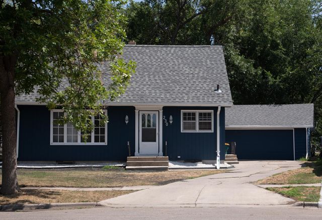 230 5th Avenue E, West Fargo, ND 58078