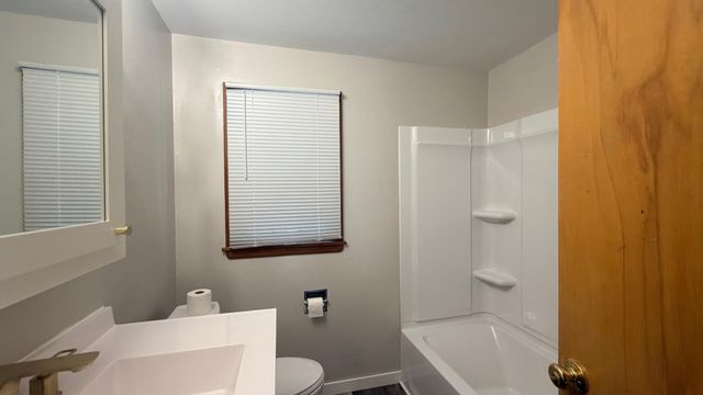 230 5th Avenue E, West Fargo, ND 58078