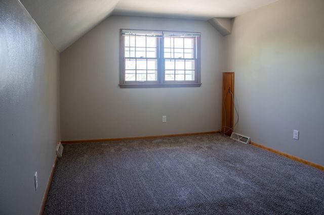 230 5th Avenue E, West Fargo, ND 58078