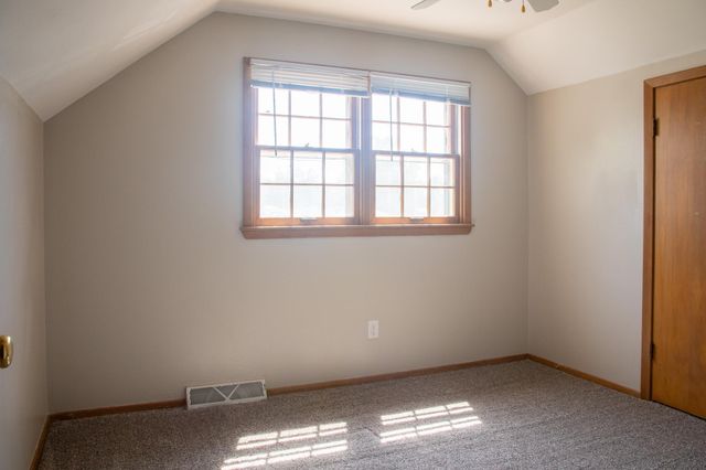 230 5th Avenue E, West Fargo, ND 58078