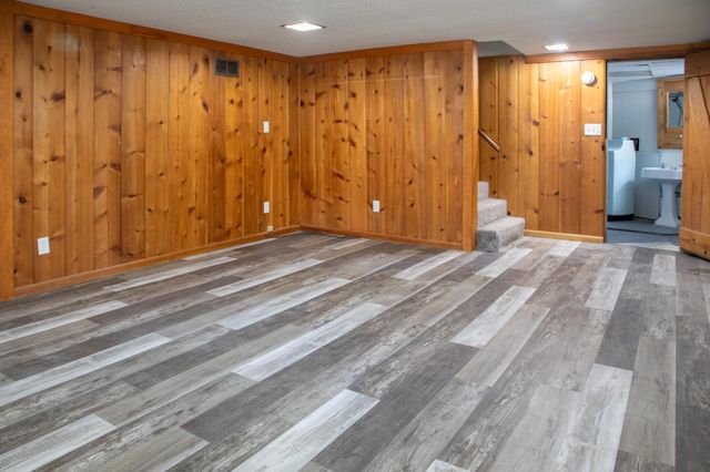 230 5th Avenue E, West Fargo, ND 58078