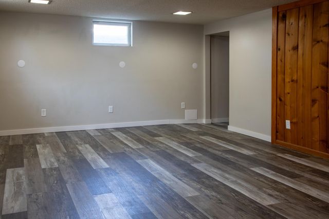 230 5th Avenue E, West Fargo, ND 58078