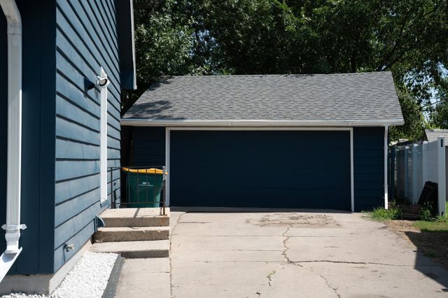 230 5th Avenue E, West Fargo, ND 58078