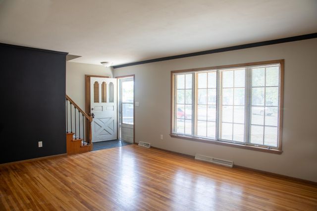 230 5th Avenue E, West Fargo, ND 58078